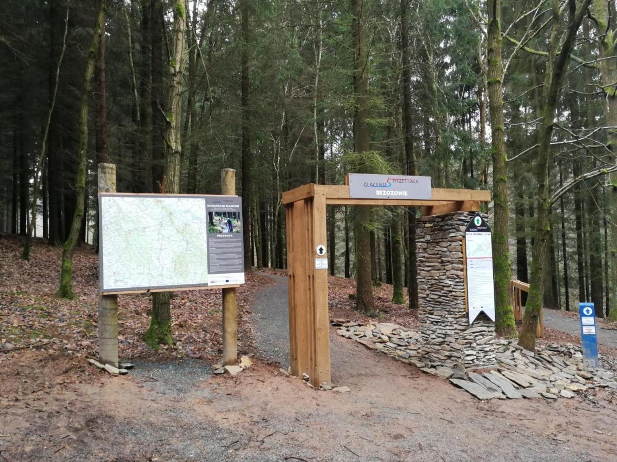 Pokoje Goscinne Art- Dworek Kudowa-Zdrój Exteriör bild